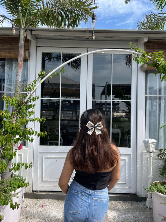 Vintage Lace Tailbow