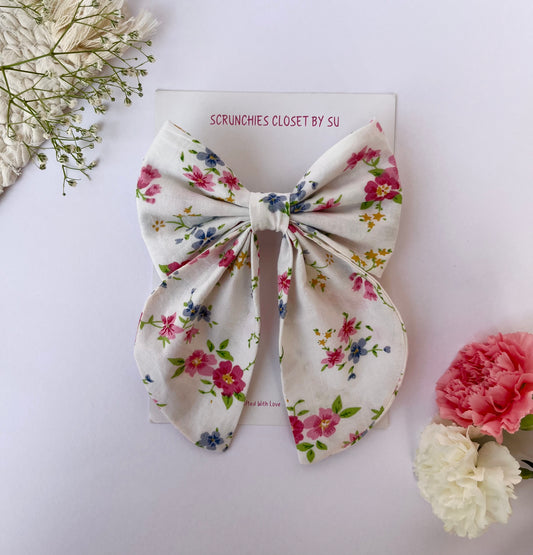 White & Pink Floral Tailbow
