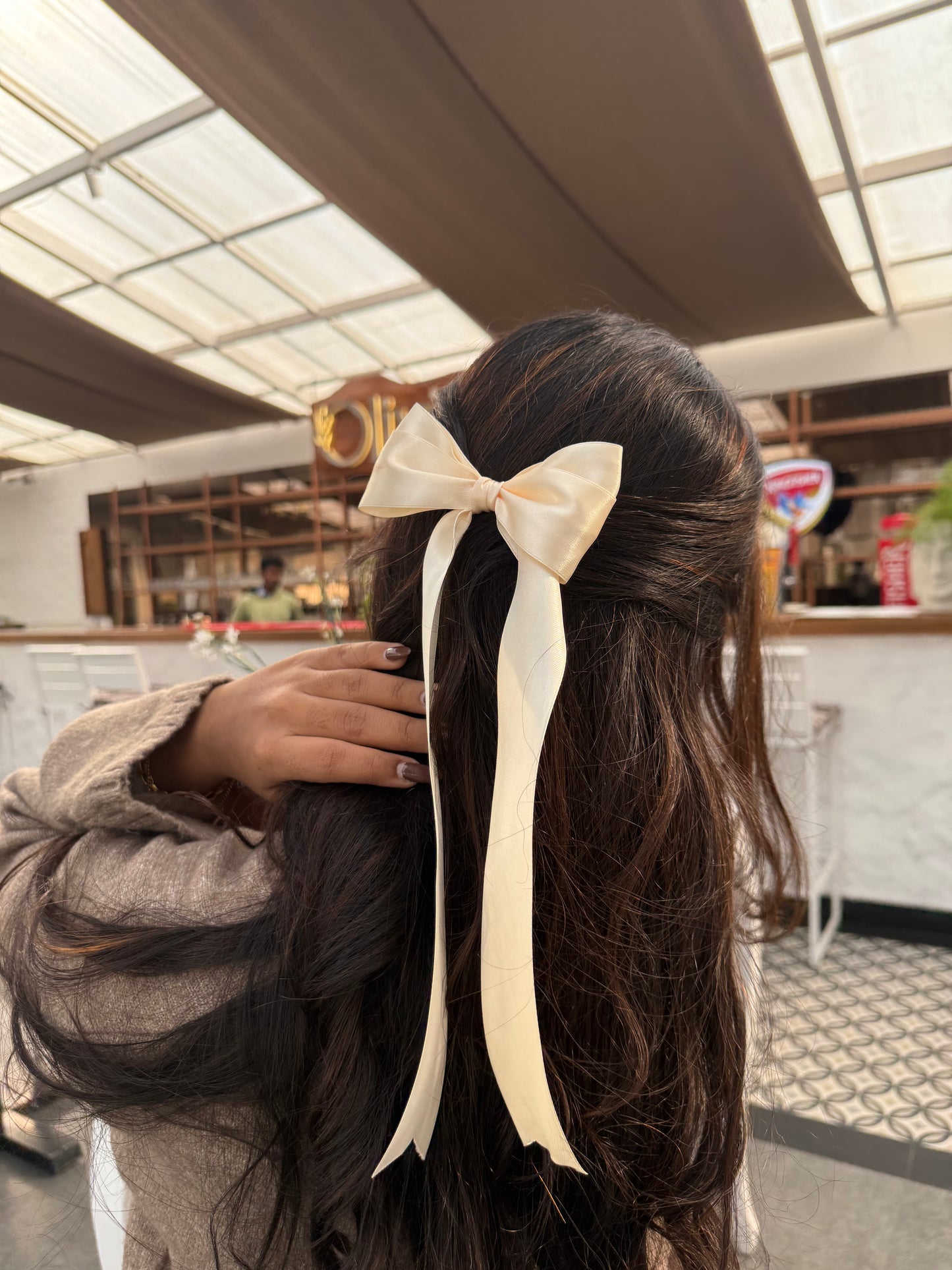 Ivory Daydream Ribbon Bow