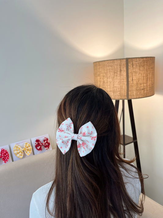 Vintage Floral Classic Bow