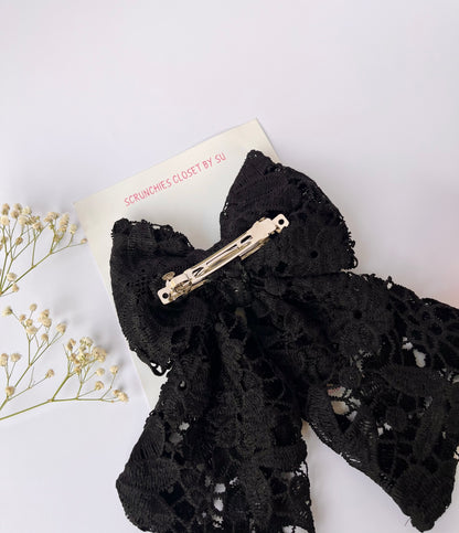 Noir Lace Tailbow